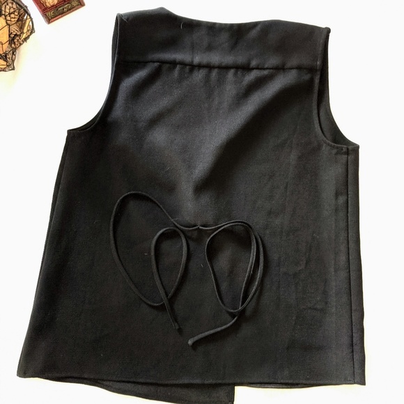 Olive + Oak Black Sleeveless Tie Front Vest Medium - Picture 3 of 6